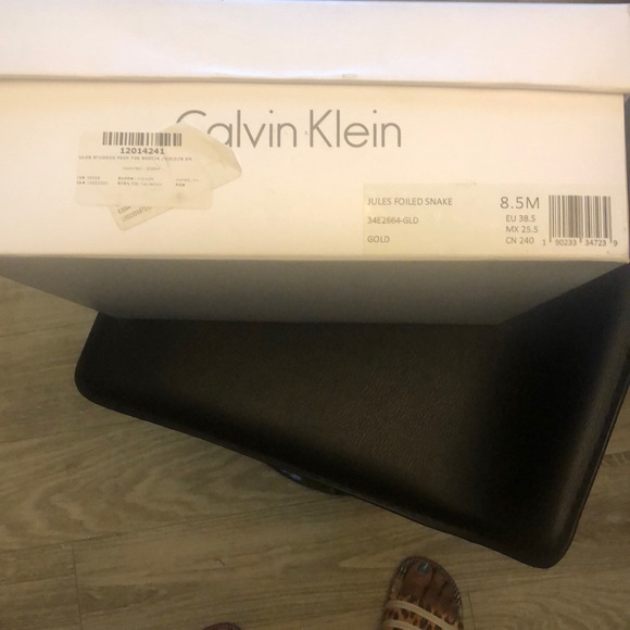 💖💖 SOLD💖💖 Calvin Klein metallic gold booties - Picture 10 of 10